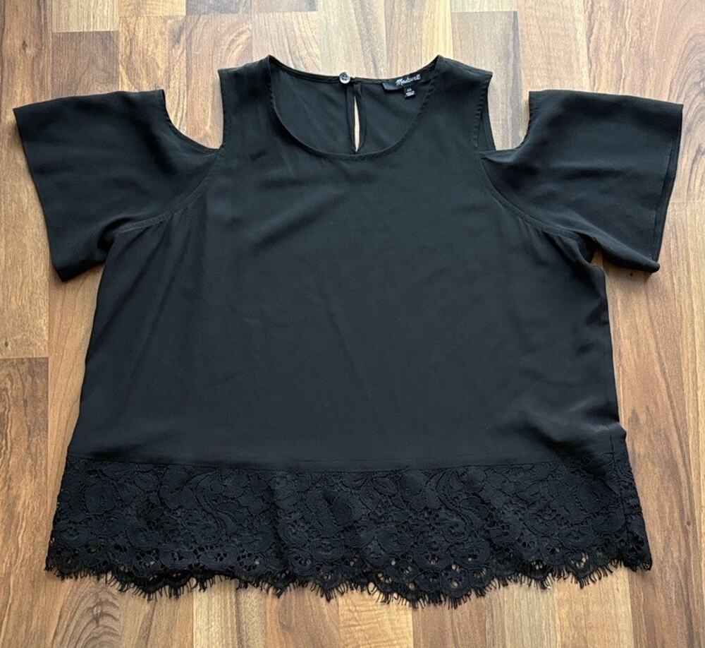 Madewell Woman’s Size XS Black Cold-Shoulder Blouse with Lace Hem